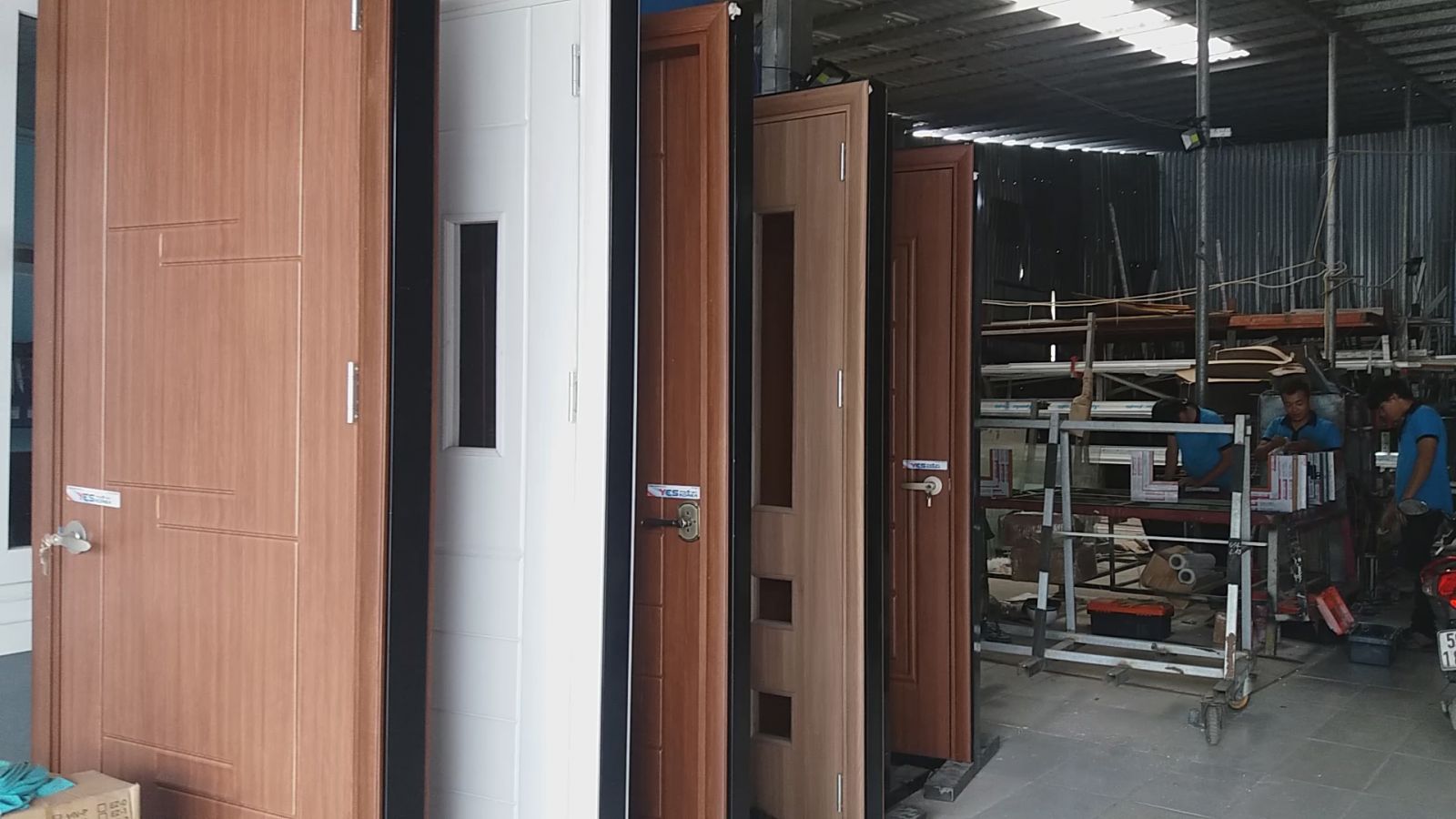 nhà sản xuất cửa nhựa abs